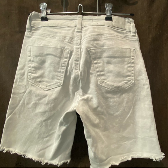 Dollhouse Juniors Frayed Hem Bermuda Shorts - Size 1/2 - Picture 3 of 5